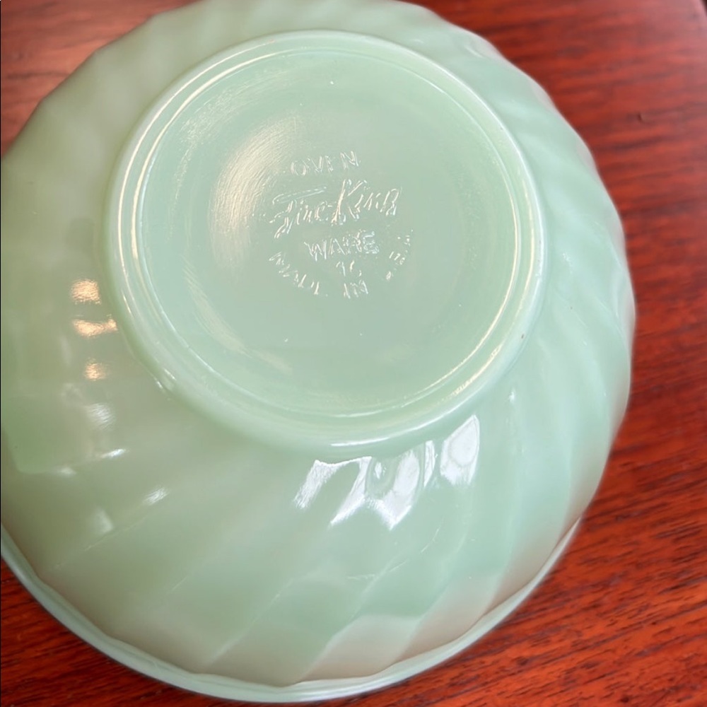 Fire King Jadeite Complete Swirl Mixing Bowl Set of 4 – Anchor Hocking – Firm - Picture 8 of 11